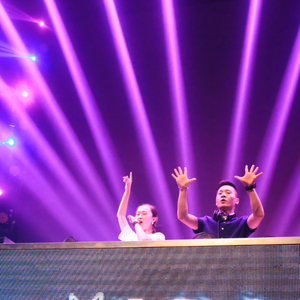 美女自慰撒尿偷拍
