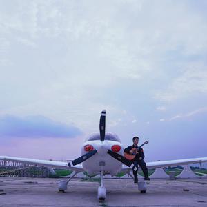 美女自慰撒尿偷拍
